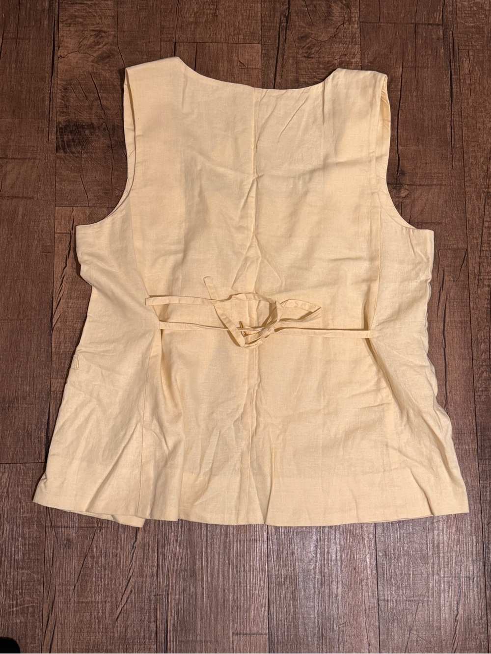 LOFT Light Yellow Sleeveless Button-Front Shell Top - Picture 3 of 3